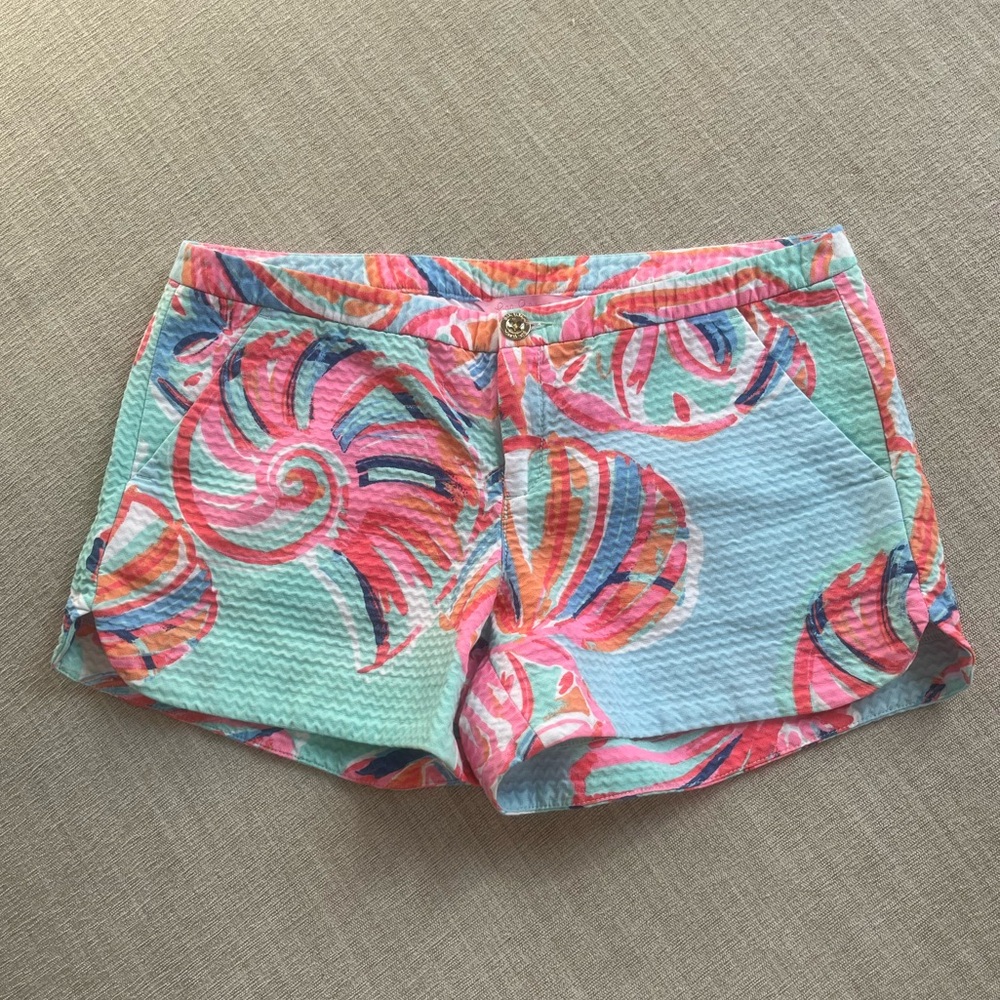 Colorful Lilly Pulitzer “Sand Dollar” Shorts. Women’s Size: 2
